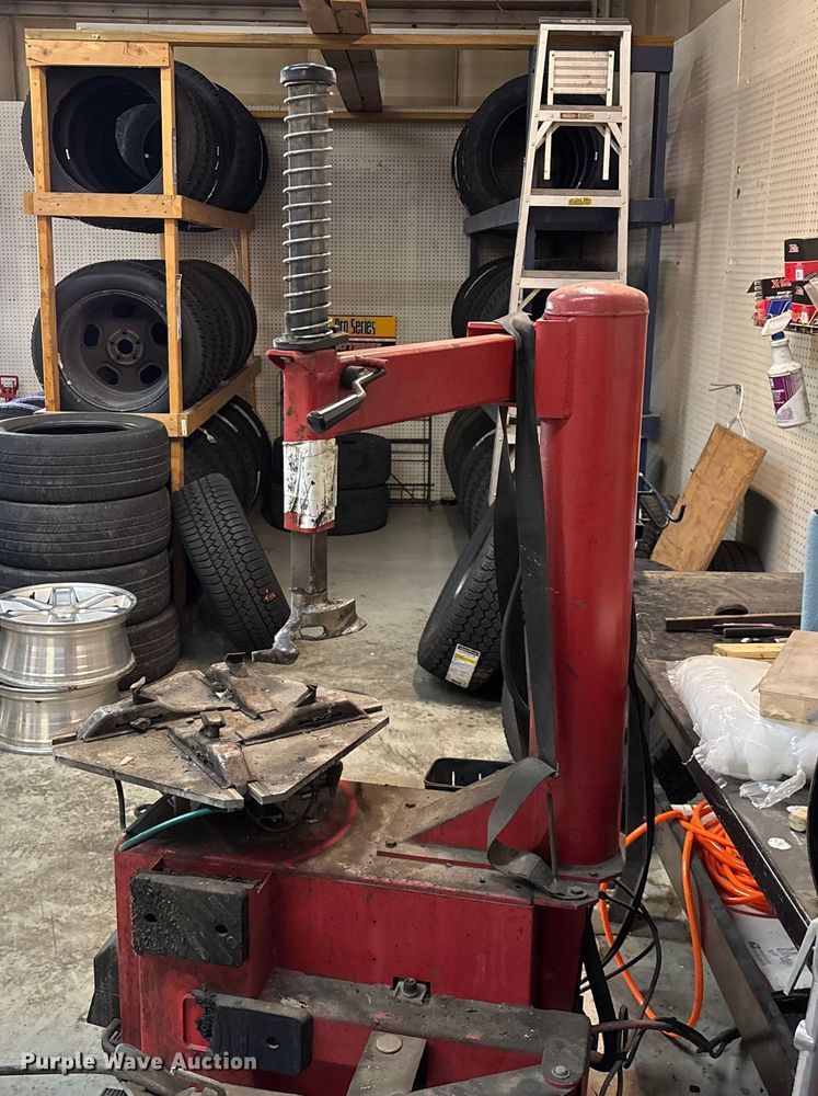 image for item EN5676 Accu-turn 326S tire machine