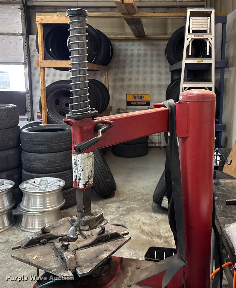 image for item EN5676 Accu-turn 326S tire machine