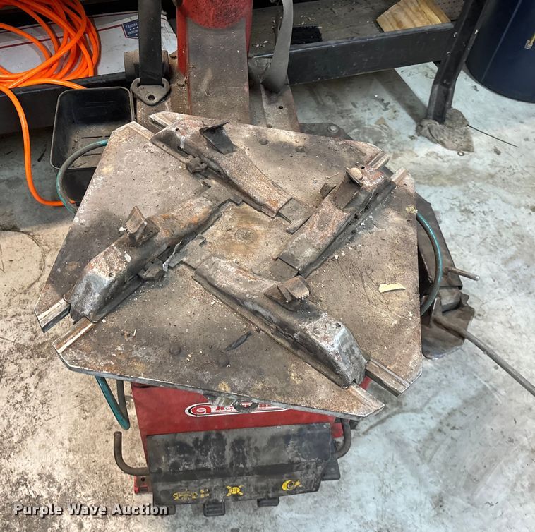 image for item EN5676 Accu-turn 326S tire machine