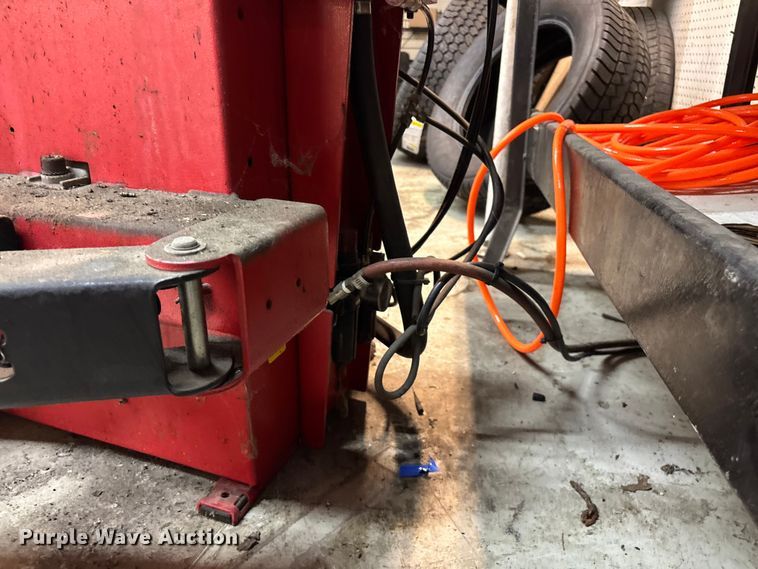 image for item EN5676 Accu-turn 326S tire machine