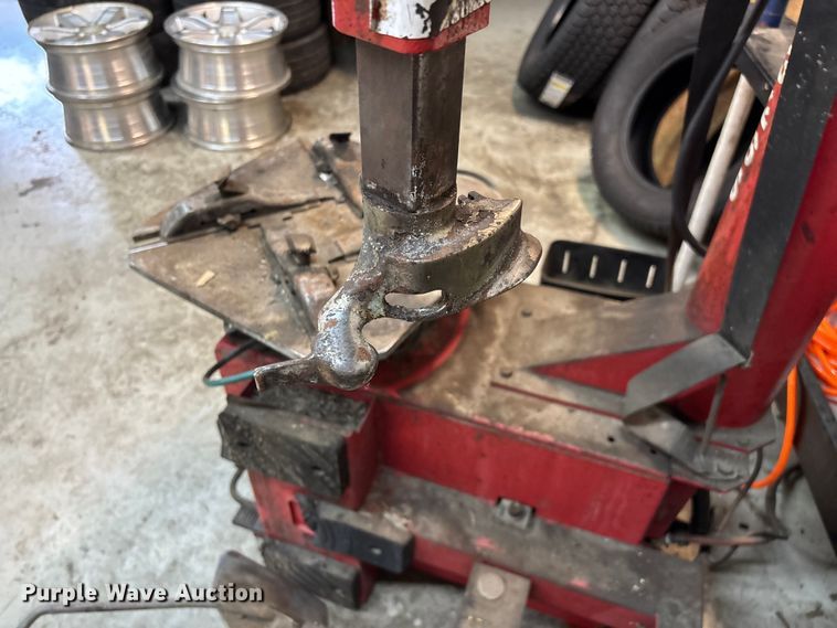 image for item EN5676 Accu-turn 326S tire machine