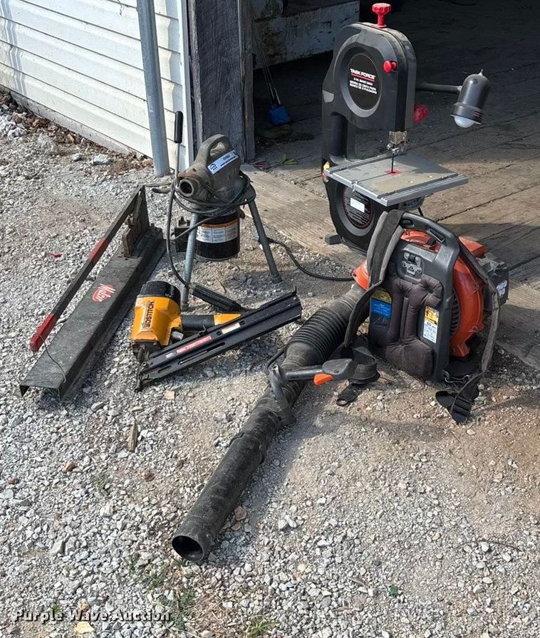 image for item EN5681 Tools