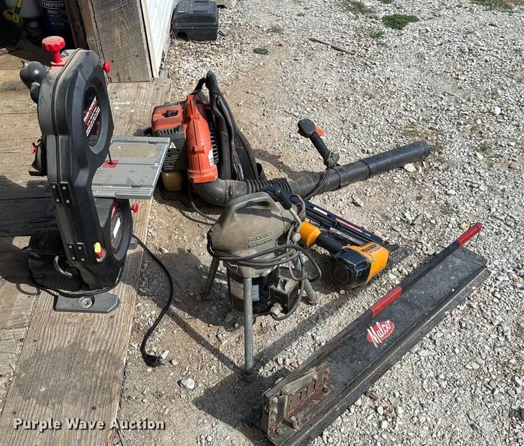 image for item EN5681 Tools