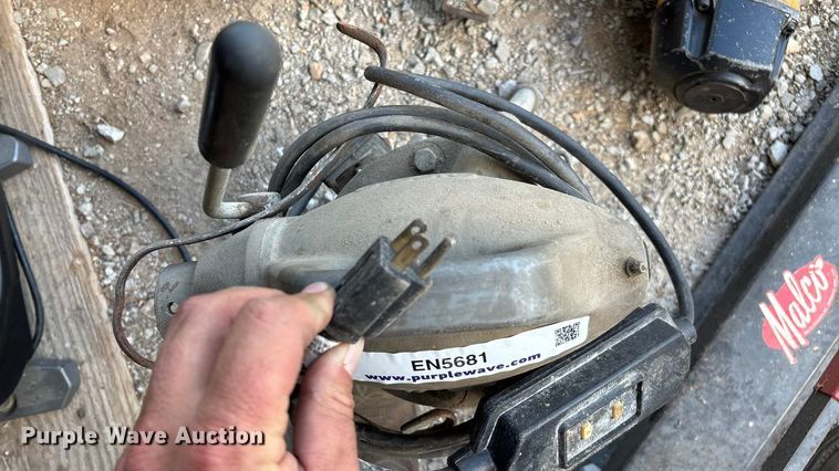 image for item EN5681 Tools