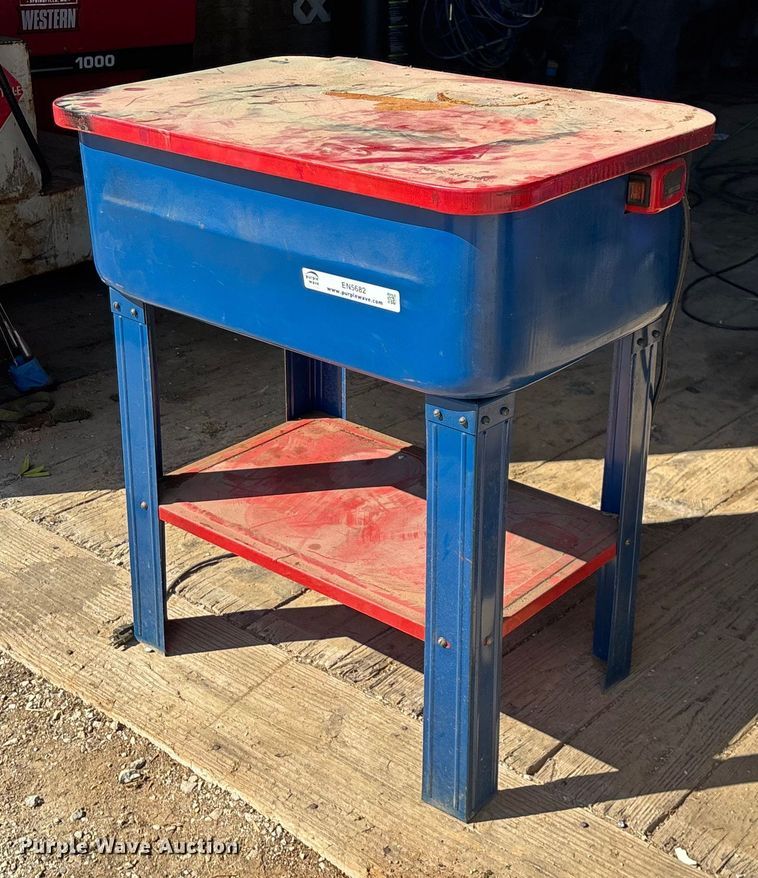 image for item EN5682 Parts washer