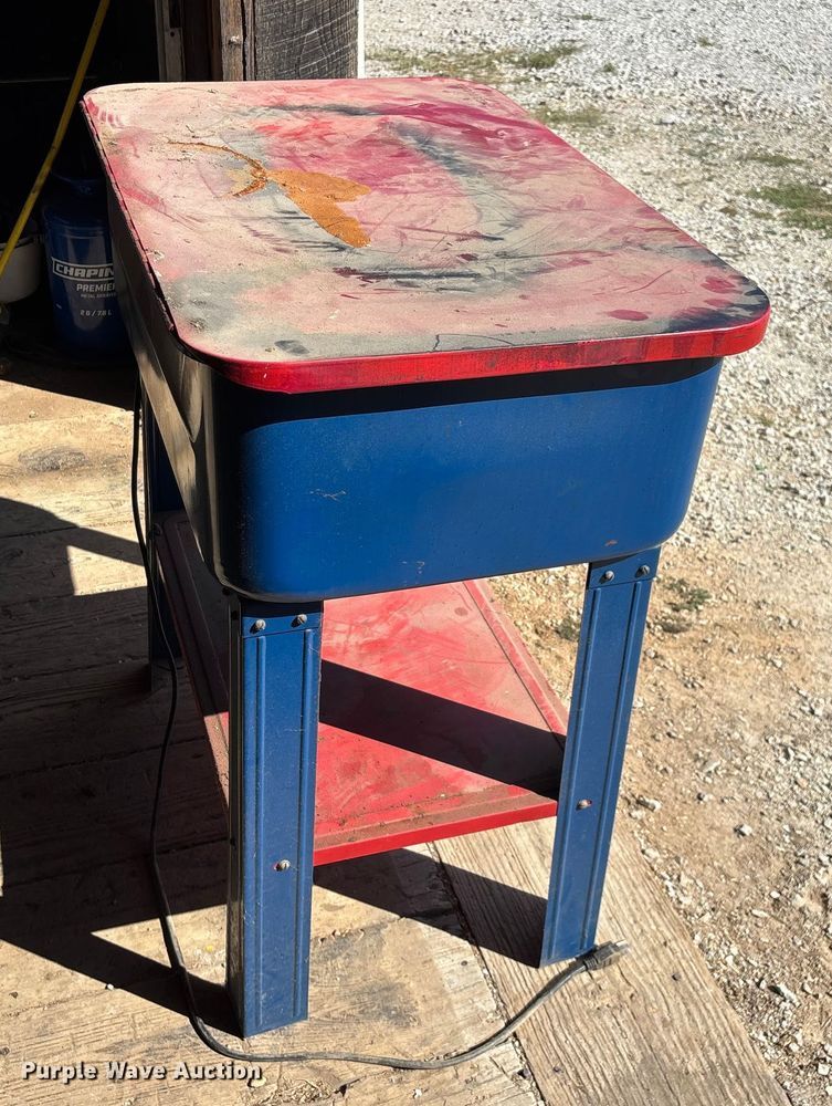 image for item EN5682 Parts washer