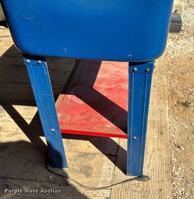 image for item EN5682 Parts washer