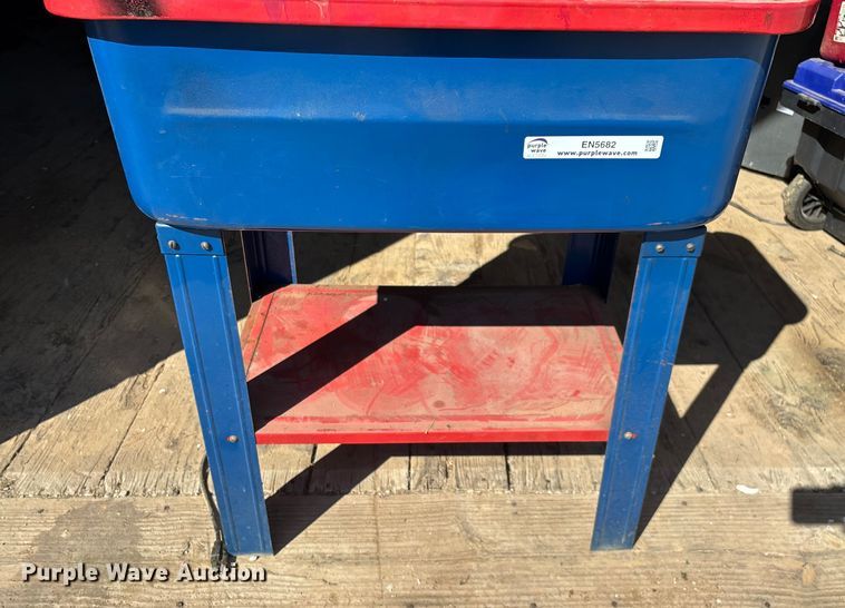 image for item EN5682 Parts washer