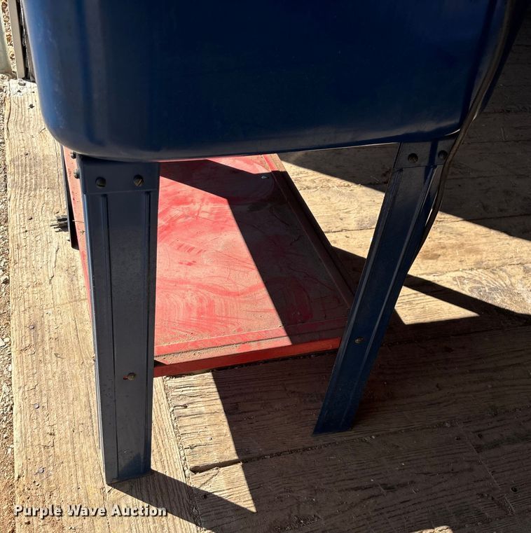 image for item EN5682 Parts washer