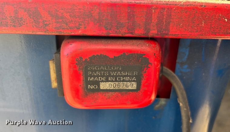 image for item EN5682 Parts washer