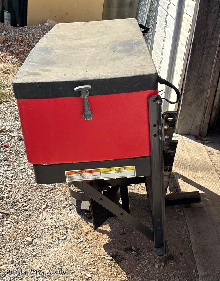 image for item EN5683 Western 1000 spreader