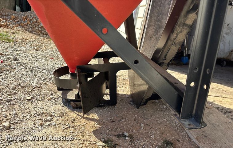 image for item EN5683 Western 1000 spreader