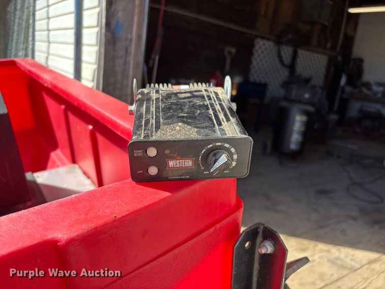 image for item EN5683 Western 1000 spreader