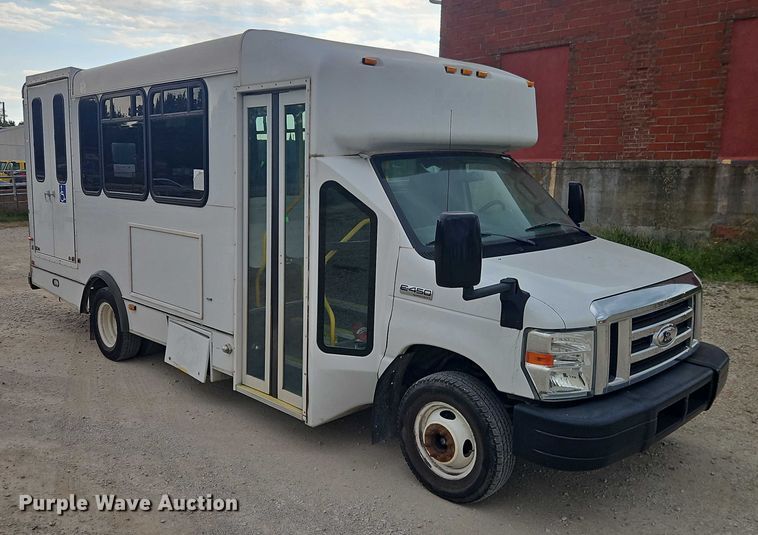 image for item EO4707 2014 Ford E450 shuttle bus