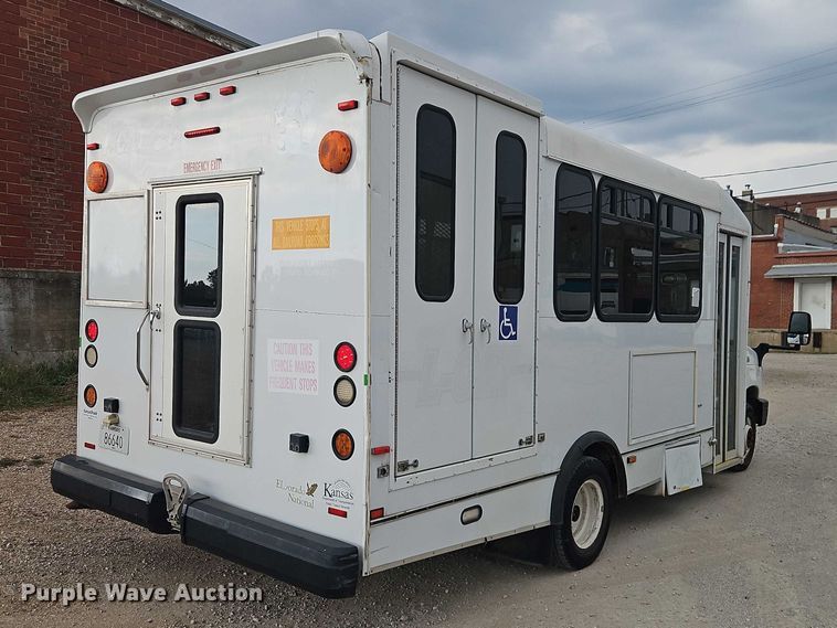 image for item EO4707 2014 Ford E450 shuttle bus