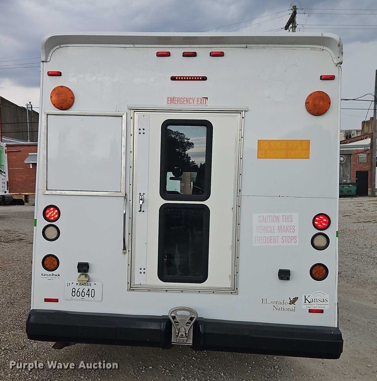 image for item EO4707 2014 Ford E450 shuttle bus