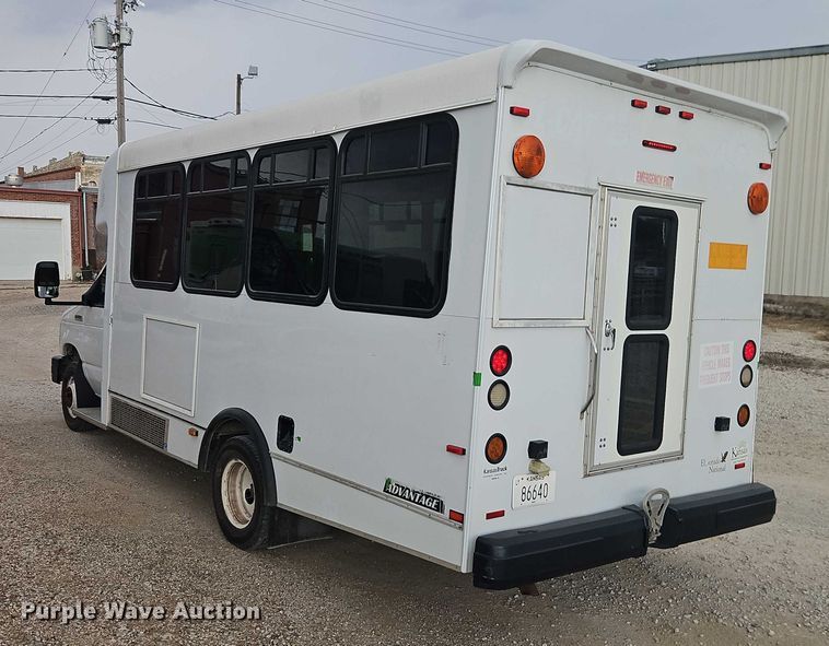 image for item EO4707 2014 Ford E450 shuttle bus