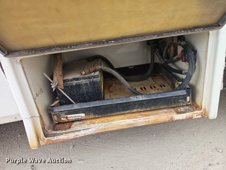 image for item EO4707 2014 Ford E450 shuttle bus