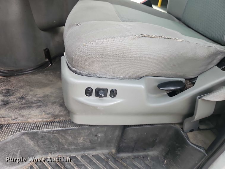 image for item EO4707 2014 Ford E450 shuttle bus