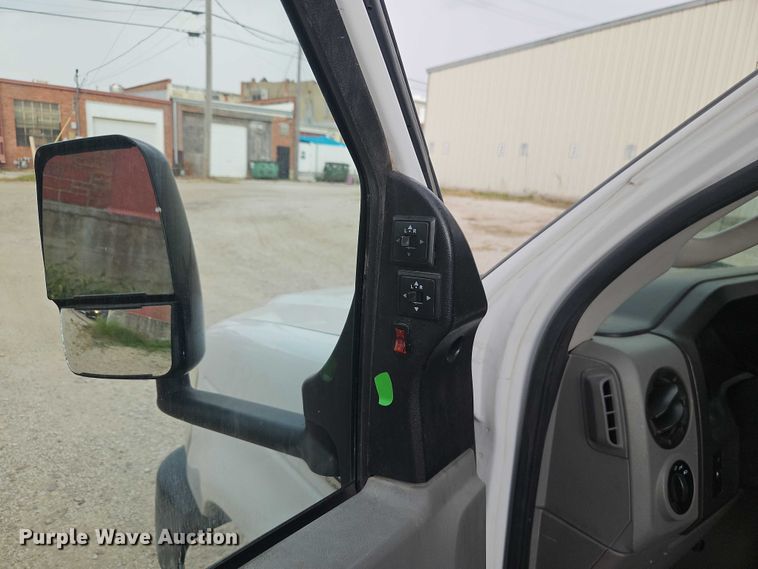 image for item EO4707 2014 Ford E450 shuttle bus