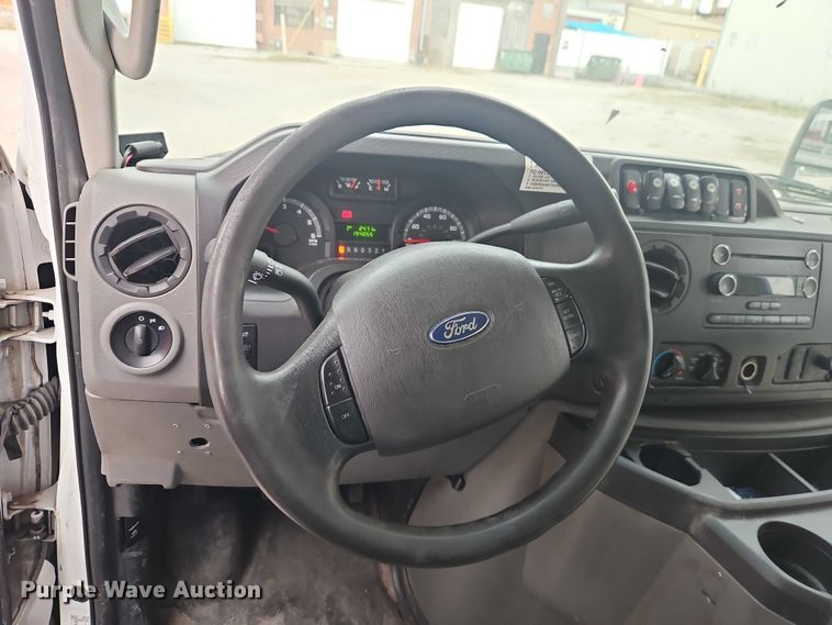 image for item EO4707 2014 Ford E450 shuttle bus