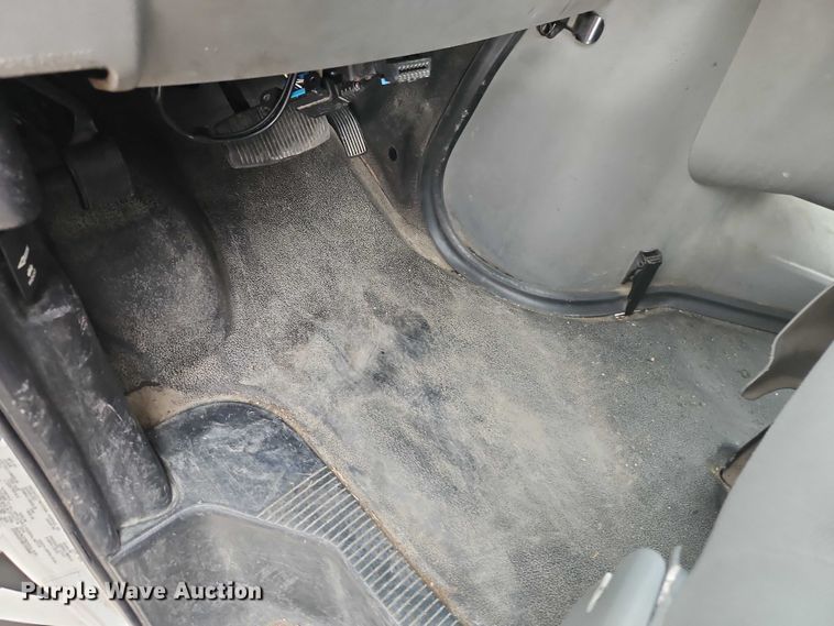 image for item EO4707 2014 Ford E450 shuttle bus