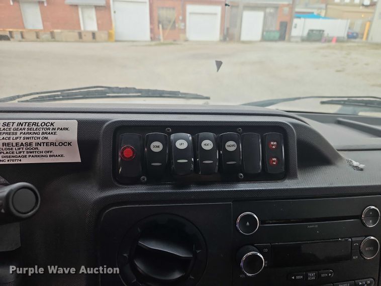 image for item EO4707 2014 Ford E450 shuttle bus