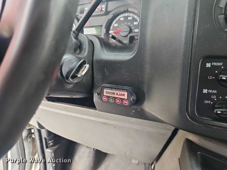 image for item EO4707 2014 Ford E450 shuttle bus