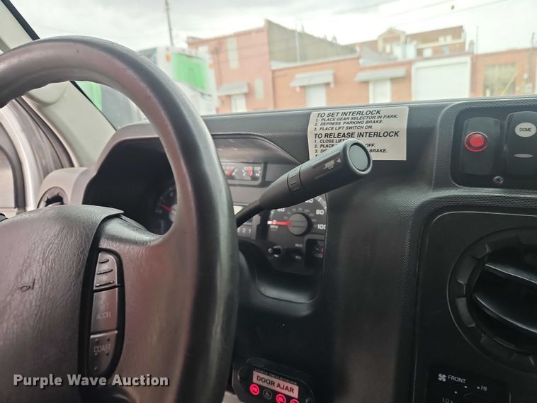 image for item EO4707 2014 Ford E450 shuttle bus