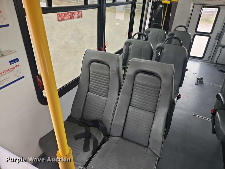 image for item EO4707 2014 Ford E450 shuttle bus