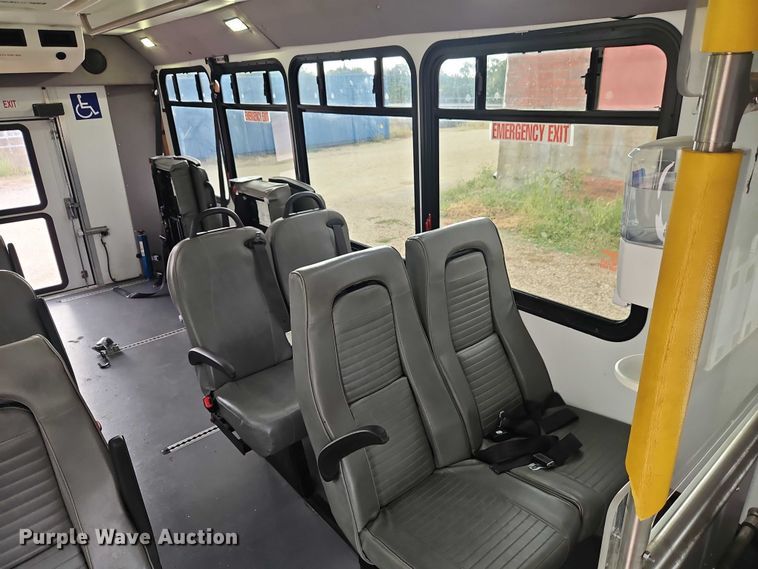 image for item EO4707 2014 Ford E450 shuttle bus