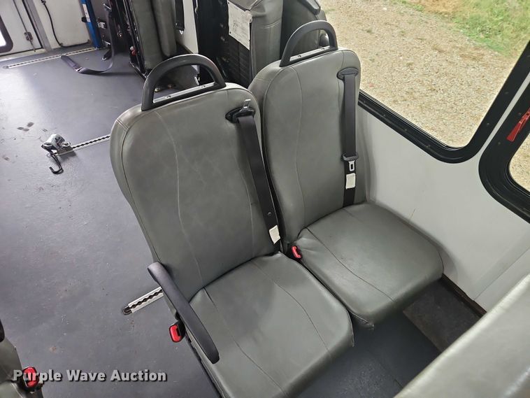 image for item EO4707 2014 Ford E450 shuttle bus