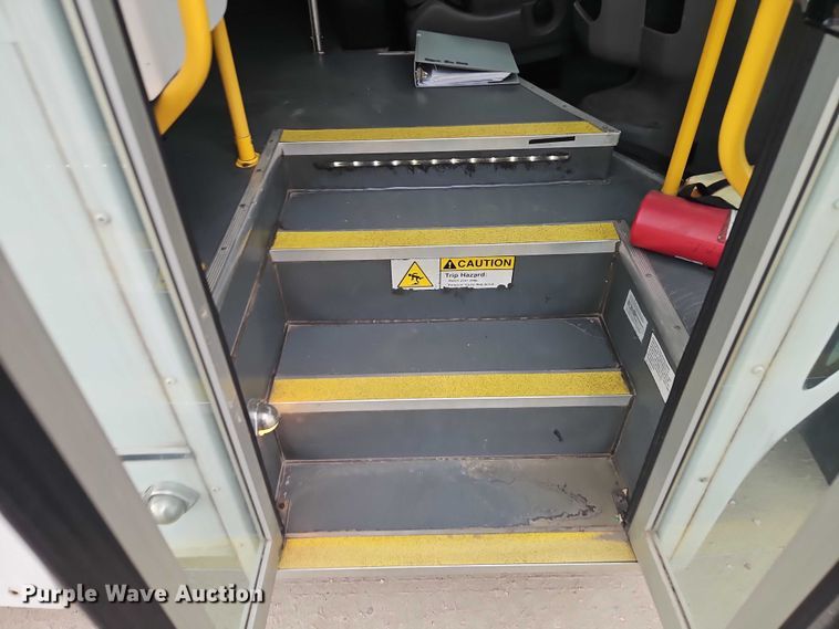 image for item EO4707 2014 Ford E450 shuttle bus