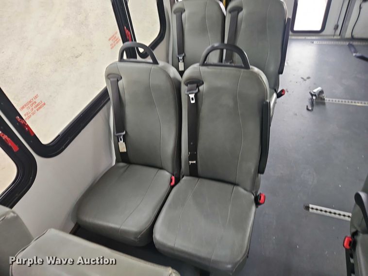 image for item EO4707 2014 Ford E450 shuttle bus