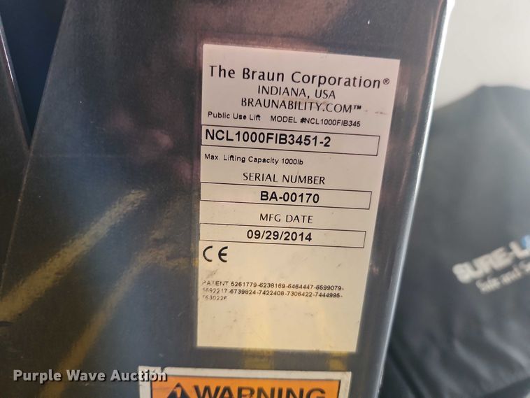 image for item EO4707 2014 Ford E450 shuttle bus