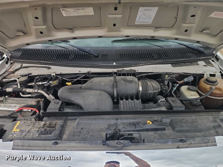 image for item EO4707 2014 Ford E450 shuttle bus