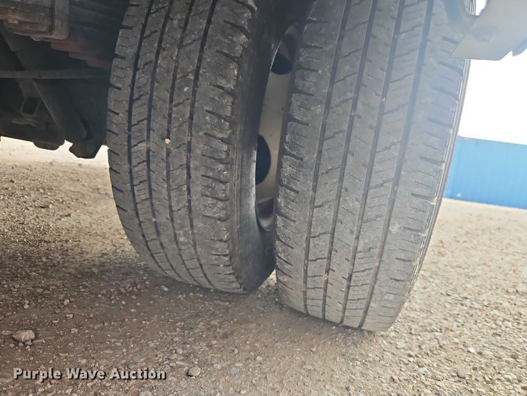 image for item EO4707 2014 Ford E450 shuttle bus