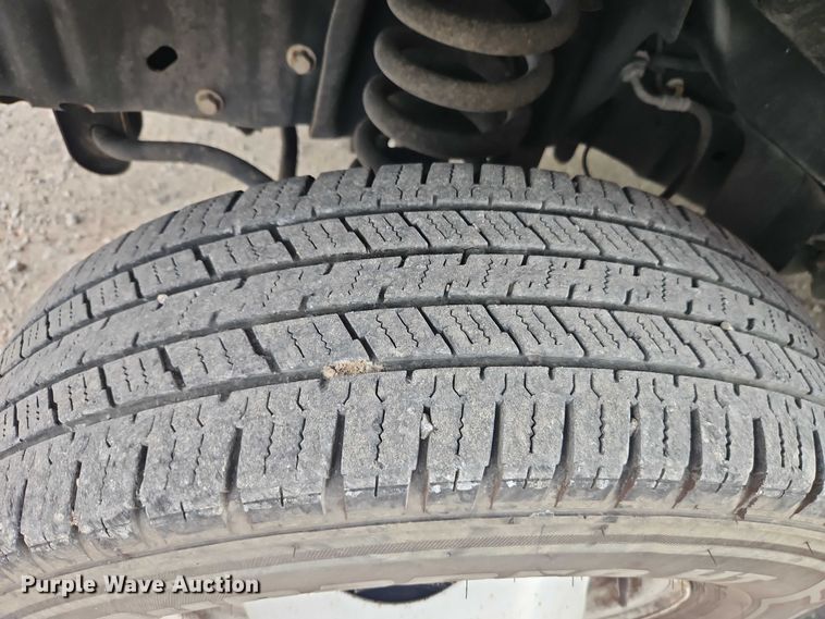 image for item EO4707 2014 Ford E450 shuttle bus