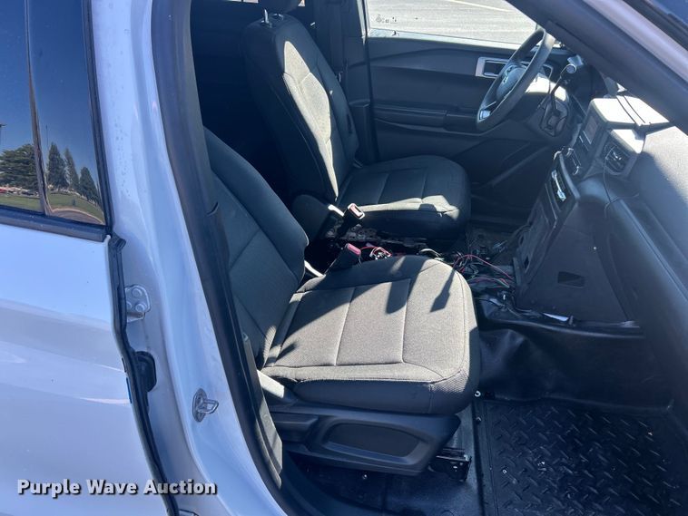 image for item ET3282 2020 Ford Explorer Police Interceptor SUV