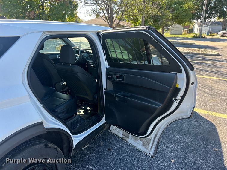 image for item ET3282 2020 Ford Explorer Police Interceptor SUV