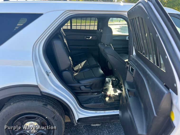image for item ET3282 2020 Ford Explorer Police Interceptor SUV