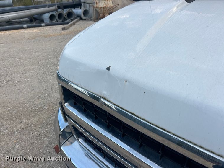 image for item ET3286 2008 Chevrolet Silverado 3500HD utility bed pickup truck