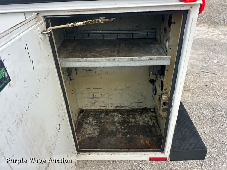 image for item ET3286 2008 Chevrolet Silverado 3500HD utility bed pickup truck