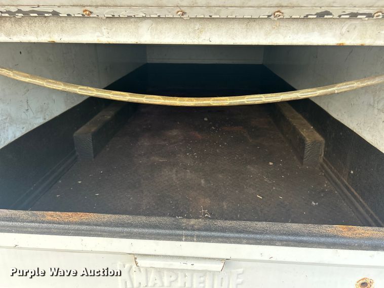 image for item ET3286 2008 Chevrolet Silverado 3500HD utility bed pickup truck