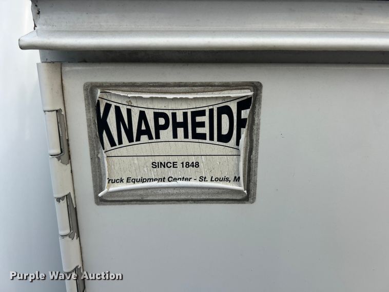 image for item ET3286 2008 Chevrolet Silverado 3500HD utility bed pickup truck