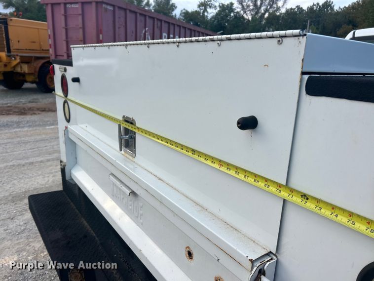 image for item ET3286 2008 Chevrolet Silverado 3500HD utility bed pickup truck