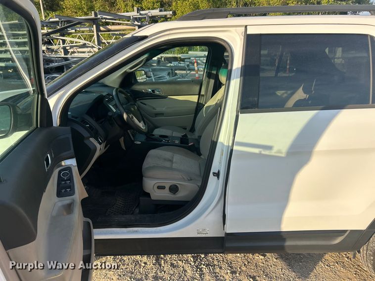 image for item ET3287 2015 Ford Explorer SUV