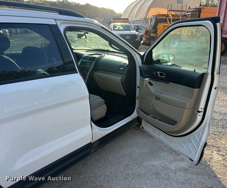 image for item ET3287 2015 Ford Explorer SUV