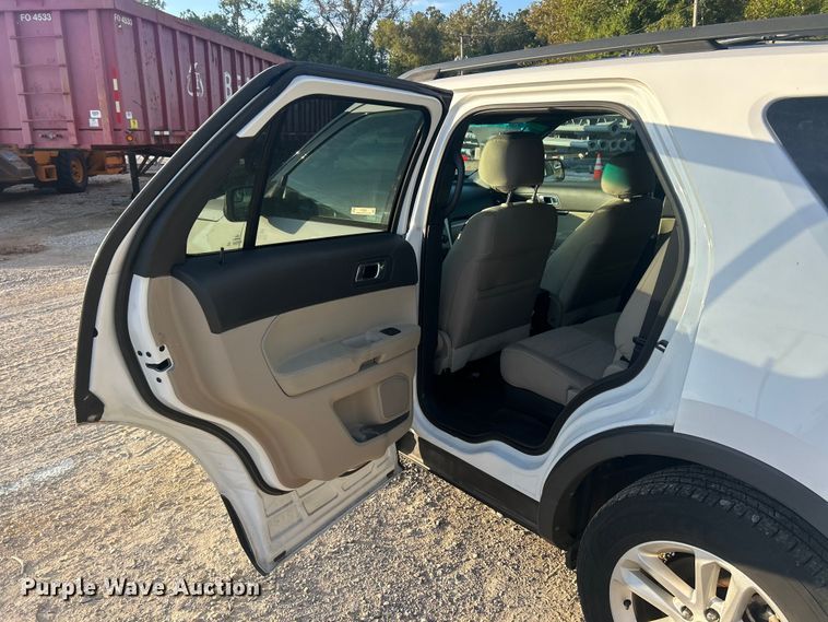 image for item ET3287 2015 Ford Explorer SUV