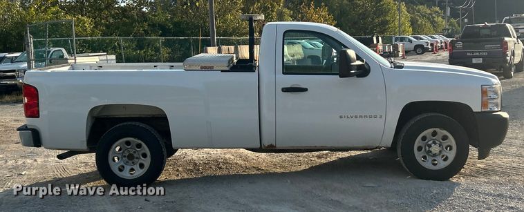 image for item ET3288 2008 Chevrolet Silverado 1500 pickup truck